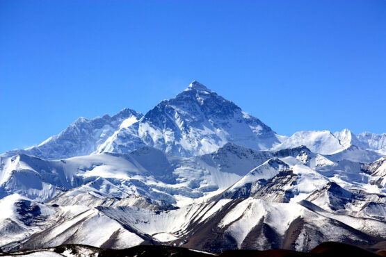 Close-up view of Mount Everest. (Photo: Karin Dohmen / iStock / Getty Images Plus / Getty Images)
