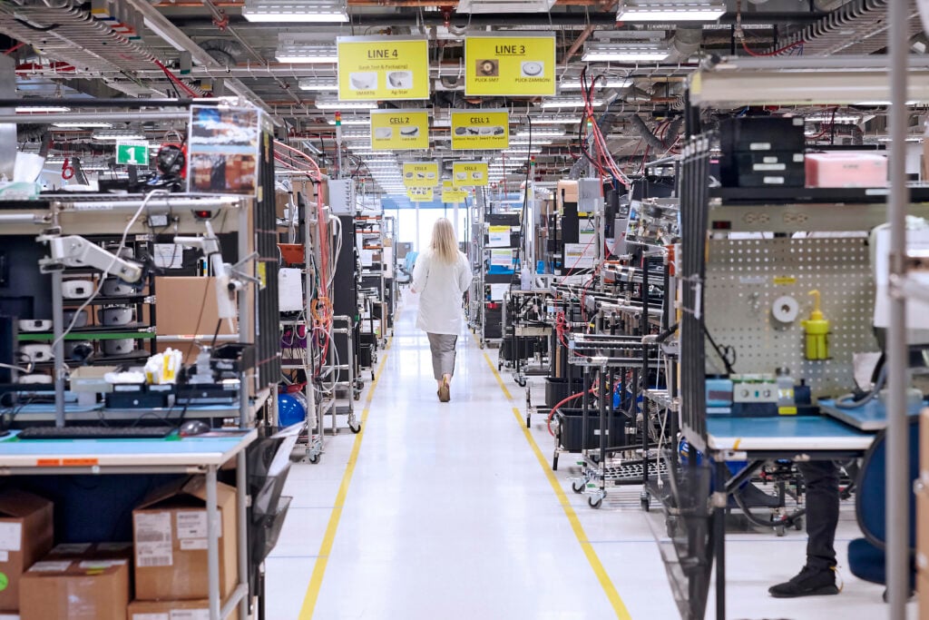 The climate- and dust-controlled production floor. (Credit: Hexagon)